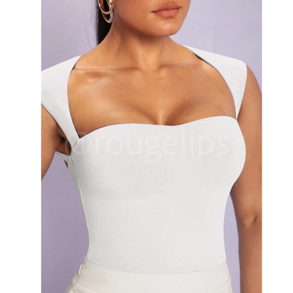 White Slim Fit CROP Top Sweetheart Décolleté Neckline - Picture 3 of 8